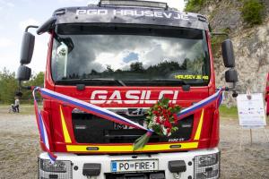 013 prevzem gasilskega vozila Foto atelje Postojna